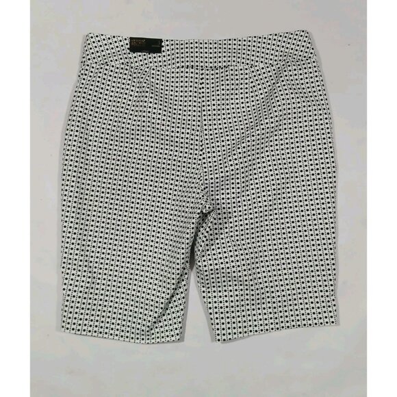 New Chico's So Slimming Brigitte Pull-On Bermuda Shorts Size 3 XL 16 White Dots - Picture 5 of 9